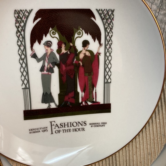 4 Collectible Plates FASHIONS OF THE HOUR - Marshall Field's 2002 - Picture 5 of 9